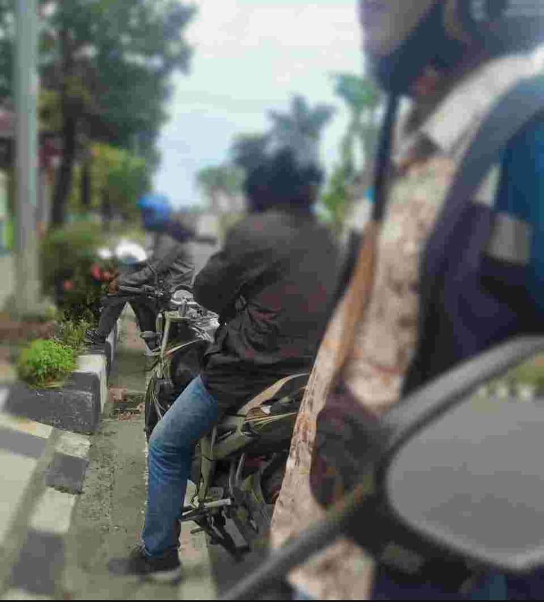 aksi matel di jalan,