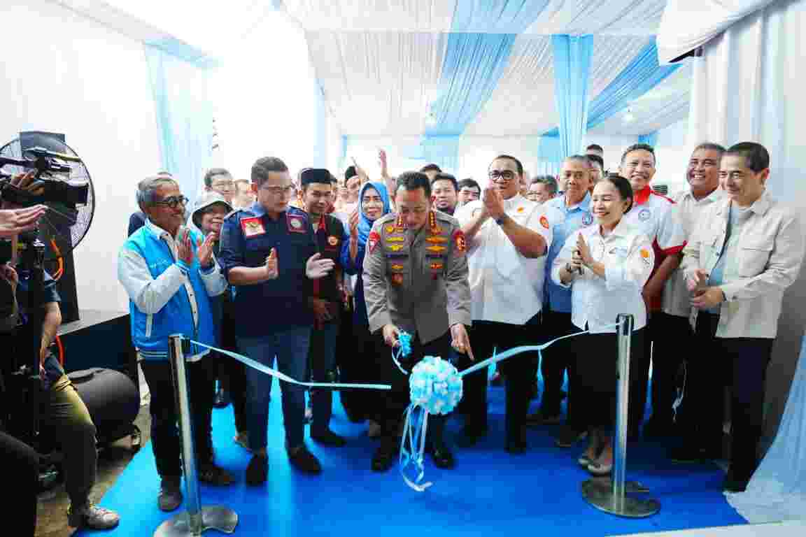 Kapolri Resmikan Sekretariat Bersama Koalisi Besar Perjuangan Buruh Indonesia, Dorong Sinergi Buruh dan Investasi

