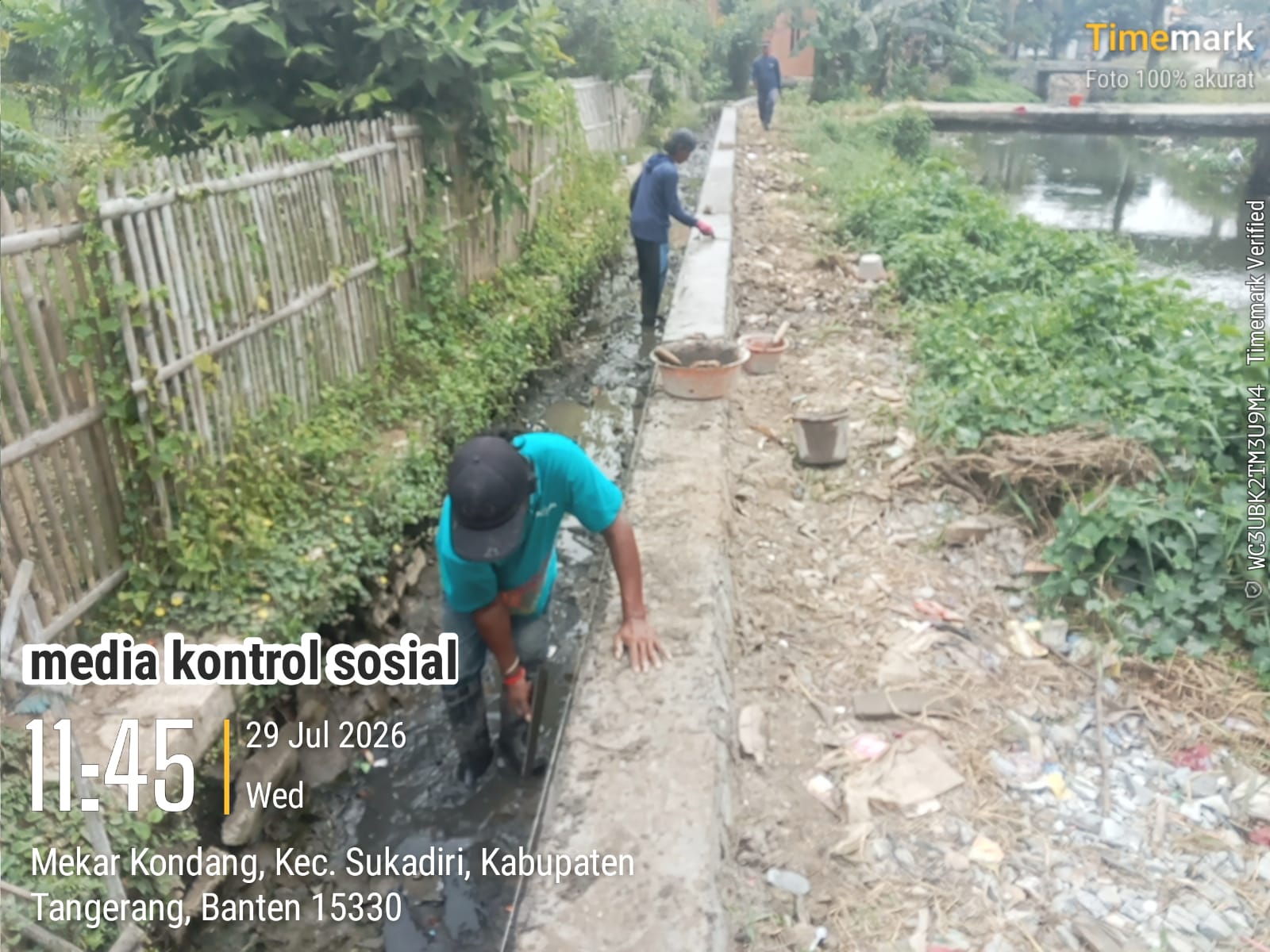 INVESTIGASI: Proyek P3A di Desa Mekar Kondang Diduga Tanpa Pengawasan, Standar K3 Diabaikan