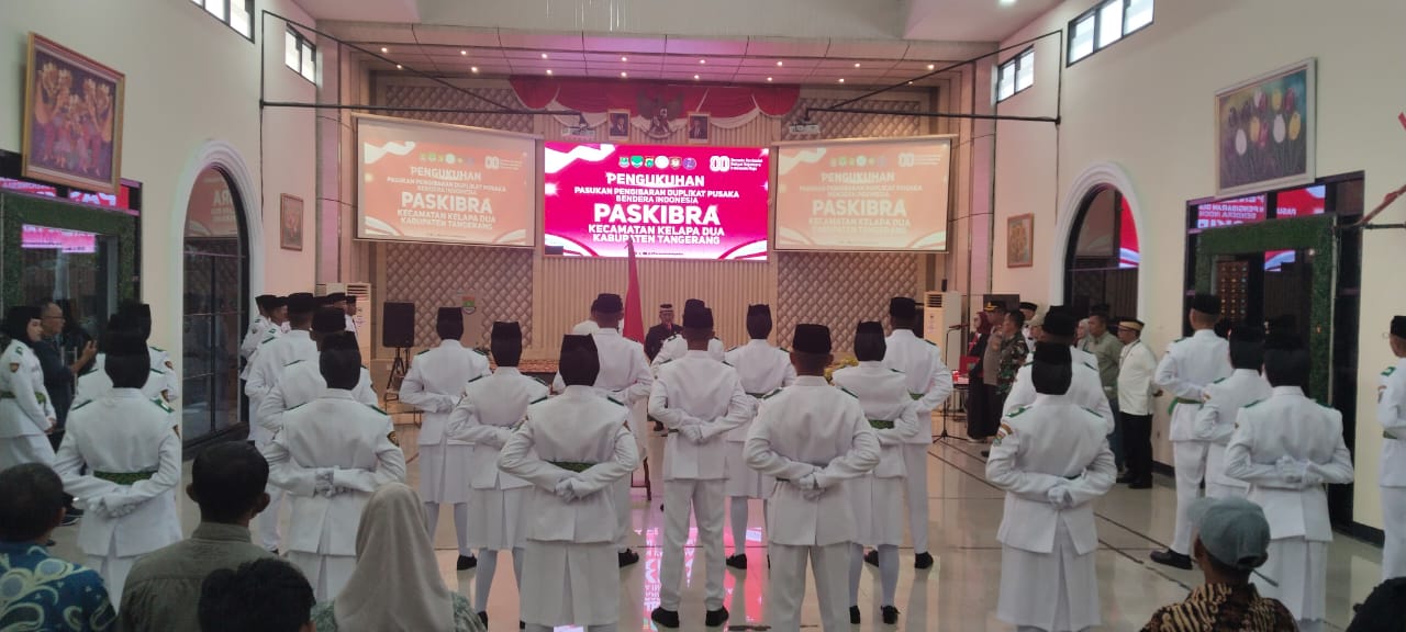 Pengukuhan 27 Anggota Paskibra Kecamatan Kelapa Dua Periode 2025, oleh  Camat Kelapa Dua