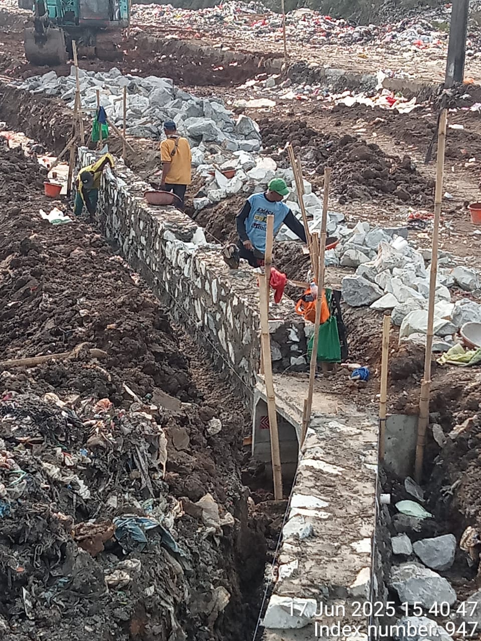 Diduga Proyek Siluman !! Proyek SPAL Bersumber Anggaran Negara Diduga Serampangan,Tidak Endahi SOP,Tak Tampak Papan KIP,APD Dan Lemah Pengawasan