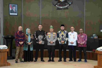 Polda Riau Raih Dua Pengharga'an Keterbuka'an Informasi Publik, Kapolda Sebut Kado Istimewa Hari Bhayangkara ke-80

