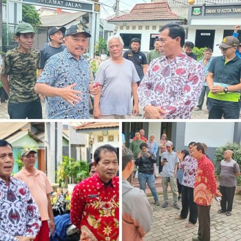 Minta Anaknya di terima di sekolah,  Puluhan Warga sekitar SMAN 10 datangi Sekolah