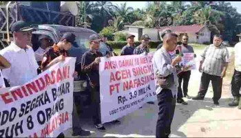 Masyarakat Demo Tuntut Hak ke PT. Nafasindo, Prof. Sutan Nasomal Minta Forkopimda Aceh Singkil Segera Fasilitasi Tuntutan Buruh