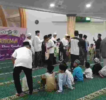 MASJID JAMI AL - MASHDARIAYAH- KAMBAR TELUKNAGA GELAR SANTUNAN ANAK YATIM