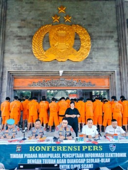 pengerebekan di 5 lokasi Terungkap, para pelaku merupakan sindikat penipuan online terpusat di Kamboja yang khusus menyasar warga negara asing