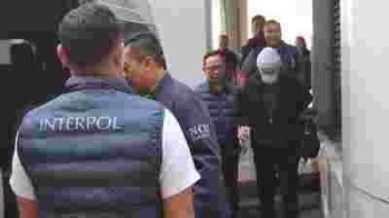 Hubinter Polri Pulangkan Buronan Kasus Duga'an TPPU dan Penggelapan Dana Asuransi dari Maroko