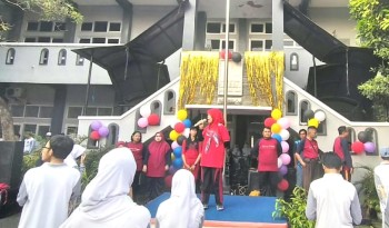 DI BUKA HJ LINA NURLINA SPD.MPD( KEPSEK) SMAN 1 KOTA TANGSEL GELAR BERAGAM ACARA PERINGATI HAORNAS