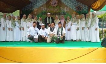 Ustadz Pantun Hadir Di SMPN 13 Kota Tangsel Saat Gelar Acara Maulid Nabi SAW