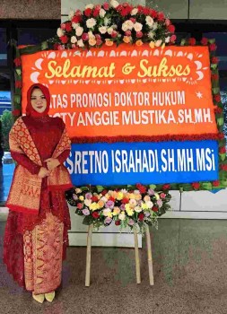 Dr. Desty Anggie Mustika Raih Gelar Doktor Cumlaude, Soroti Standar Halal Indonesia