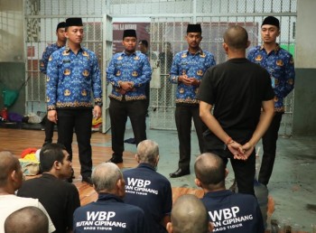 Jemput Bola, Kasubsi Adper Blusukan Ke Blok Hunian Warga Binaan