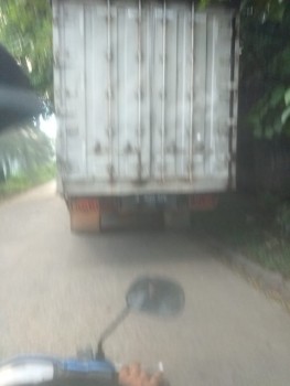 Diduga Sebuah tempat  penimbunan Bahan Bakar Minyak (BBM) subsidi jenis solar ditemukan bebas beroperasi di Kawasan Industri  Palm Manis Gandasari Jatiuwung Kota Tangerang