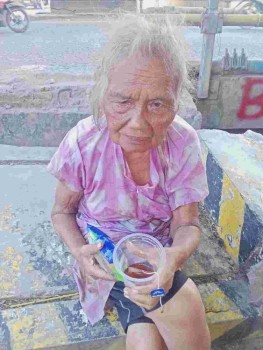 Nyaris Hanyut Terbawa Arus Cisadane (kali baru), Nenek 70 Tahun Asal Yogyakarta Ditemukan Terlantar di Kab Tangerang !

 