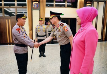 Jakarta - Kapolri Jenderal Listyo Sigit Prabowo Menggelar Upacara Korps Raport Atau Kenaikan Pangkat Setingkat Lebih Tinggi Terhadap 13 Perwira Tinggi (Pati) Polri