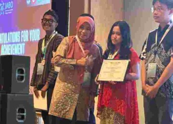 Siswi SMAN 2 Kota Tangerang Selatan Gianinna Caroline Dylene Raih Medali Silver di Ajang IABO 2025