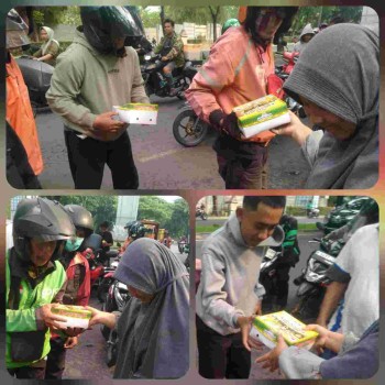 Jum'at Berkah, GAKORPAN NEWS dan GAPTA TV Bagikan Nasi Kotak kepada Pengguna Jalan Tangerang Raya

