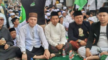 Warga Kampung Ceger Kelurahan Jurang- Mangu Timur Kec.Pondok- Aren Gelar Rowahan Gede-



H. Ahmad Gozali SHI, SH( Lurah):



Momen Rowahan gede semoga terus per erat tali Silaturahim antar warga