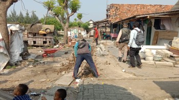 Perbaikan, pemeliharaan Sarana Umum jalan lingkungan desa digancang, warga karang serang mengaku senang