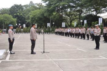 Wakapolresta AKBP Agus Sugiyarso, memimpin apel pagi yang dihadiri oleh pejabat utama dan seluruh personel  Polresta Tangerang