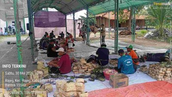 Pondok Pesantren As Shoffa Rajeg Sembelih 6 Ekor Sapi Qurban untuk Warga dan Santri