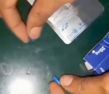 Waspadai Hoax Alias Berita Bohong !



Video Obat Kapsul Berisi Paku yang Tersebar Dimedsos