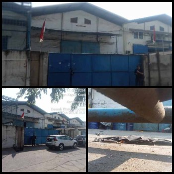 halaman pabrik kedapatan belasan drum yang beraroma olie,dikonfirmasi para bungkam- Tim LPK-RI dan GWI DPD Banten Temukan Pabrik Diduga Produksi Oli Palsu