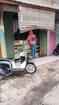 Sebuah toko Diduga kuat menjual obat-obatan golongan keras golongan G Hexymer dan Tramadol, tenang bebas lenggang kangkung di sukajadi-Karawachi Tangerang, APH diminta sigap respon keluhan 