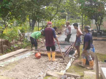Betonisasi Jalan Desa Mekarsari Dorong Akses dan Ekonomi Warga, Antusiasme Tinggi Warnai Pembangunan

