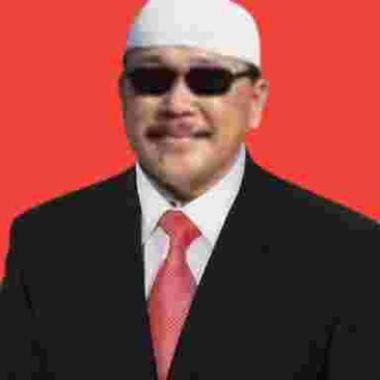 Prof Dr. Sutan Nasomal : 