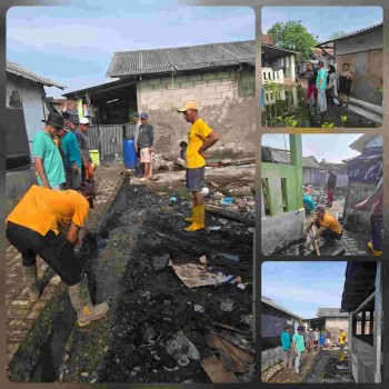 Semangat Kebersamaan Membara, Kades Tanjung Pasir Pimpin Langsung Aksi Gotong Royong Bersih-bersih Lingkungan