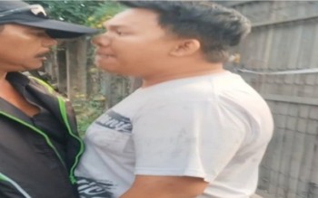 Pemilik penampungan minyak goreng bekas (Jelantah) di Jl. Hasyim Ashari, RT 06 RW 04 Merogtog Pinang Kota ngamuk,diduga tak terima awak media massa konfirmasi terkait temuan