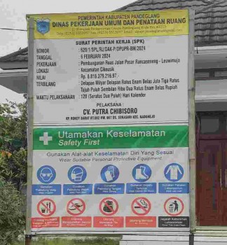 Proyek Ruas jalan Ranca Lewimuja diduga Dikerjakan Asal jadi. 



Program Proyek Ruas Jalan Rancaseneng Yang Di Angarkan Miliyaran Di Duga Adanya Kejangalan Dalam Perencanan 



Proyek Ruas Jalan Yang Dikerjakan Oleh CV. Putra Chibisoro Didug