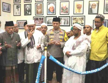 Kapolres Metro Depok Takziah Atas Wafatnya Habib Hasan Bin Ja'far Assegaf di Majelis Nurul Mustofa Center