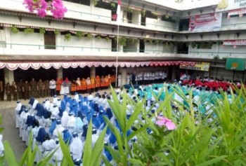 Sekolah Menengah Atas (SMA) IP Yakin yang Berada di Jl. Bangun Nusa Cengkareng Timur Jak-Bar Mendadak Jadi Sorotan Publik,Gegara dugaan Penyelewengan Dana BOS