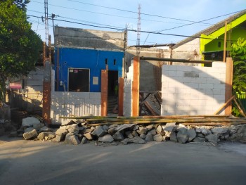 Diduga Asal Jadi, Proyek Bangunan di Taman Buah 1 Pasar Kemis Tangerang Sarat Korupsi
